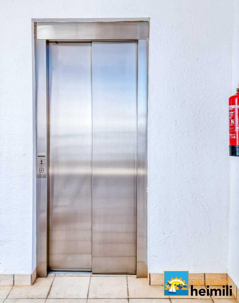 2 bedroom Apartment for sale in Cabo Roig with pool - € 179,900 (Ref: 9403979)