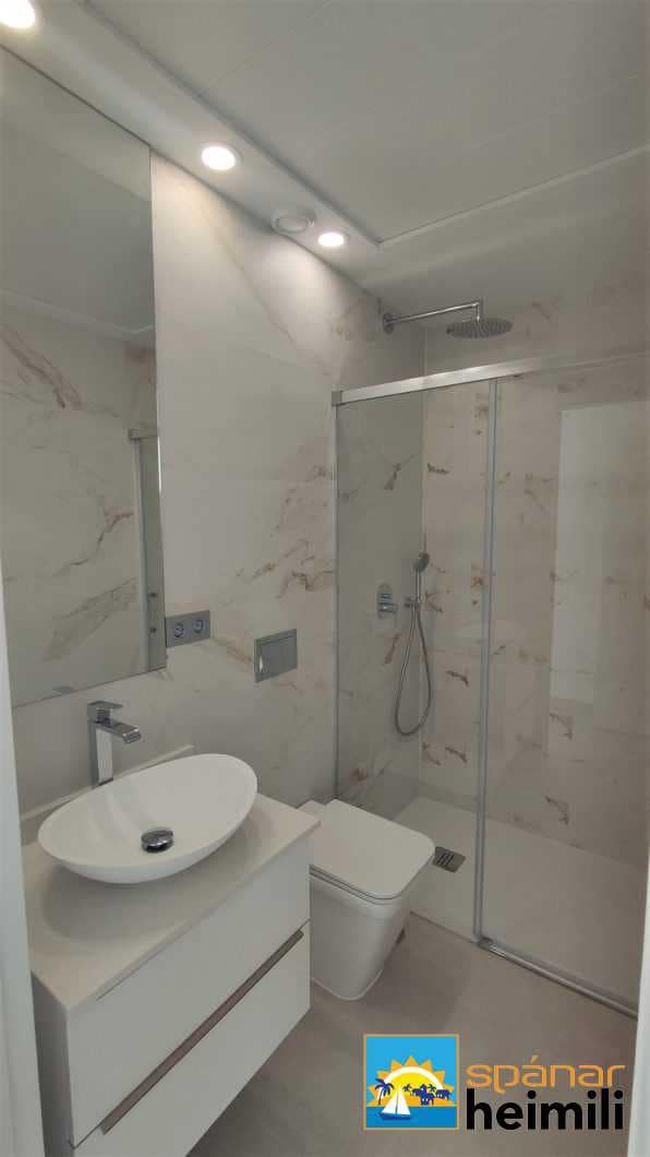 3 bedroom Villa for sale in Benijofar with pool - € 465,000 (Ref: 9403990)