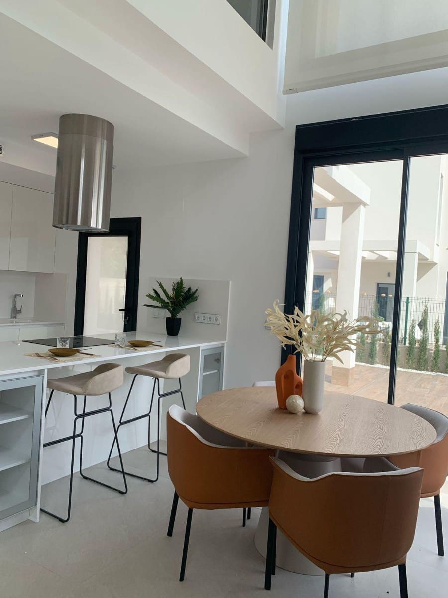 3 slaapkamer Villa te koop in Playa Honda met zwembad - € 595.000 (Ref: 9404003)