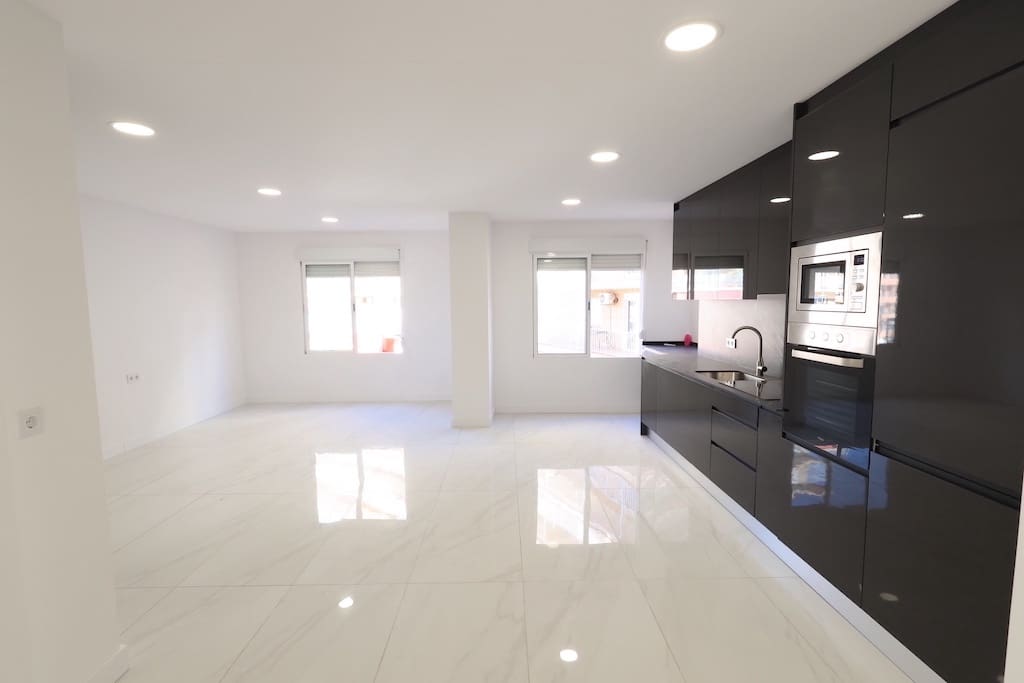 Apartamento de 3 habitaciones en Torrevieja en venta - 250.000 € (Ref: 9404012)