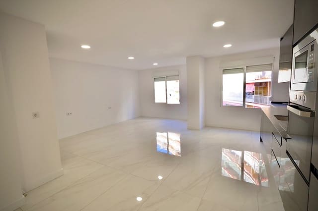 Apartamento de 3 habitaciones en Avenida Habaneras - Curva de Palangre, Torrevieja en venta - 250.000 € (Ref: 9404012)