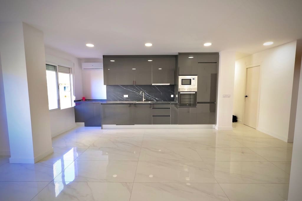 Apartamento de 3 habitaciones en Torrevieja en venta - 250.000 € (Ref: 9404012)