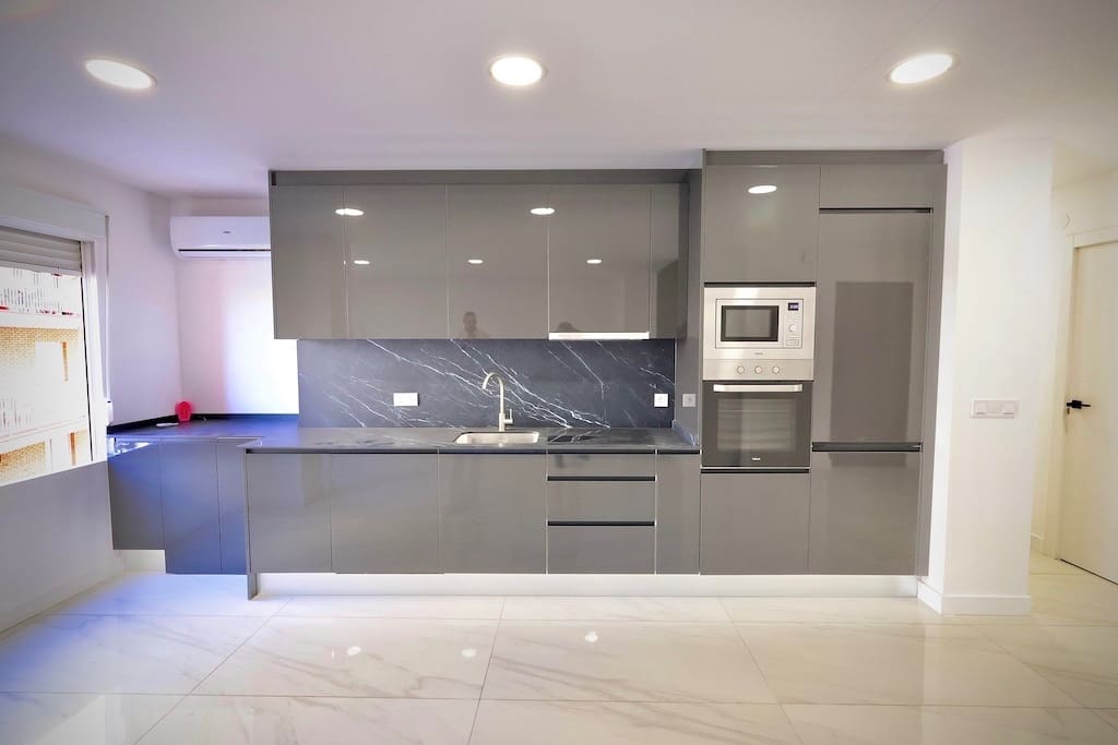 Apartamento de 3 habitaciones en Torrevieja en venta - 250.000 € (Ref: 9404012)