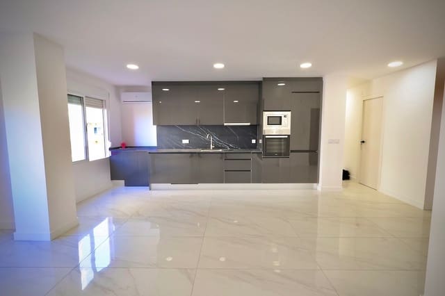 Apartamento de 3 habitaciones en Avenida Habaneras - Curva de Palangre, Torrevieja en venta - 250.000 € (Ref: 9404012)