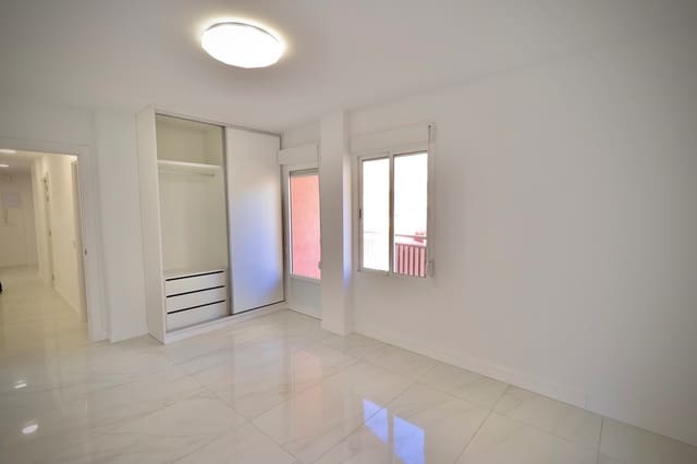 Apartamento de 3 habitaciones en Avenida Habaneras - Curva de Palangre, Torrevieja en venta - 250.000 € (Ref: 9404012)