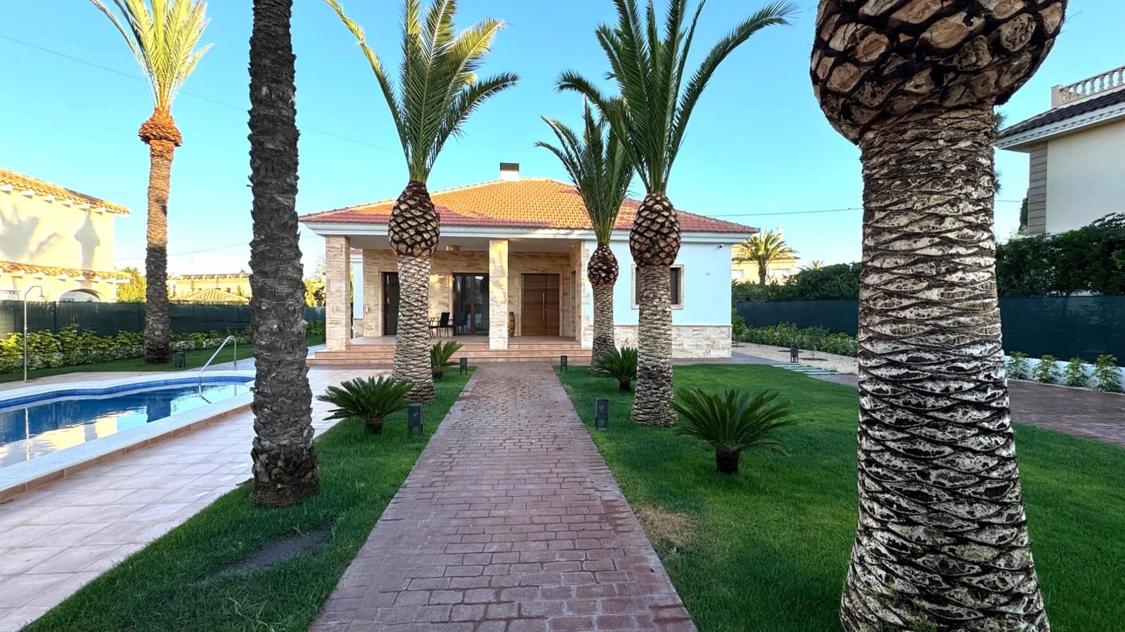 4 chambre Villa/Maison à vendre à Cabo Roig avec piscine - 1 500 000 € (Ref: 9404032)
