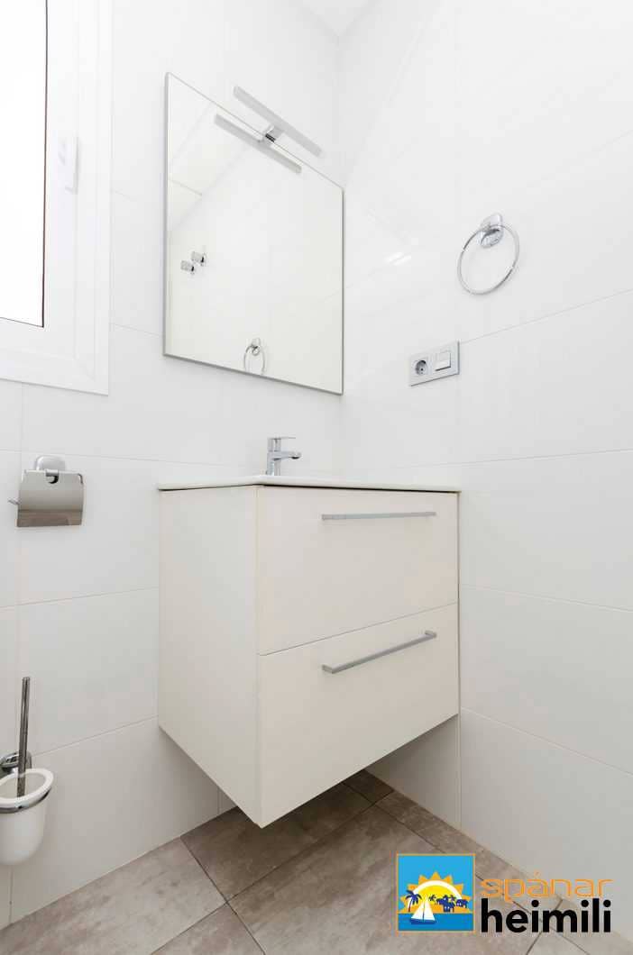 3 bedroom Villa for sale in Torrevieja with pool - € 385,000 (Ref: 9404035)