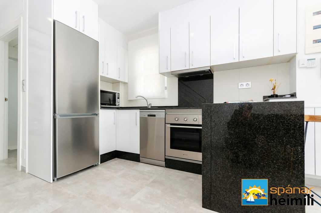 3 bedroom Villa for sale in Torrevieja with pool - € 385,000 (Ref: 9404035)