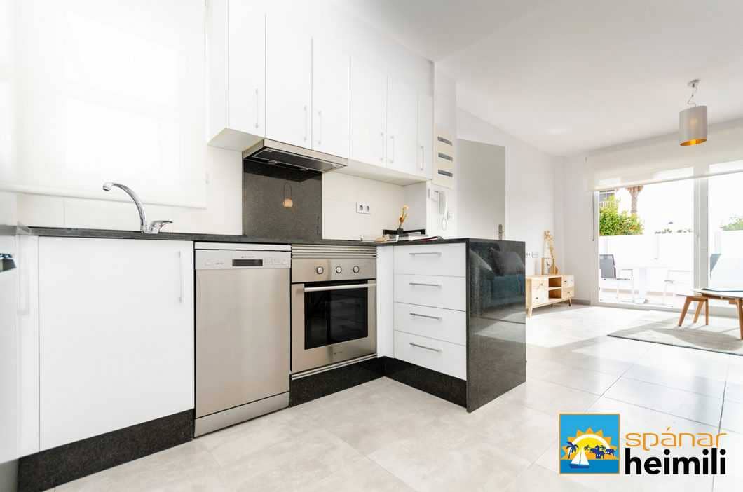 3 bedroom Villa for sale in Torrevieja with pool - € 385,000 (Ref: 9404035)