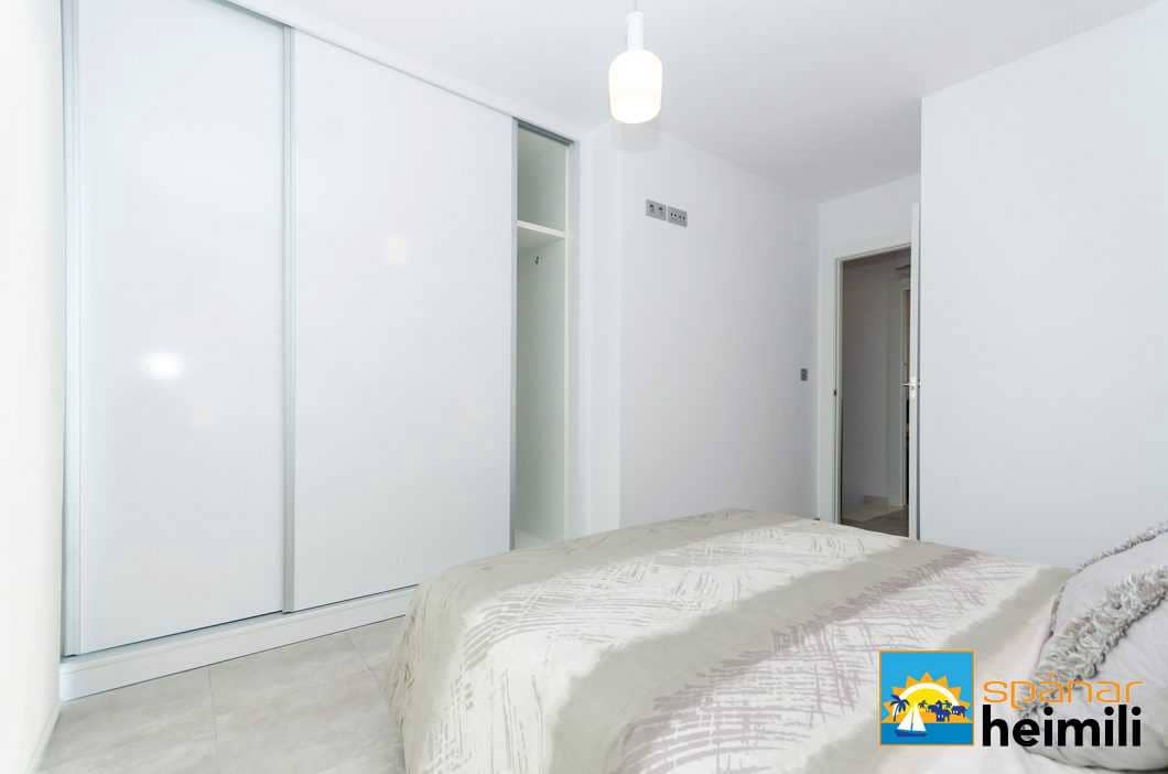 3 bedroom Villa for sale in Torrevieja with pool - € 385,000 (Ref: 9404035)