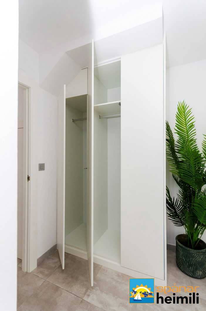 3 bedroom Villa for sale in Torrevieja with pool - € 385,000 (Ref: 9404035)