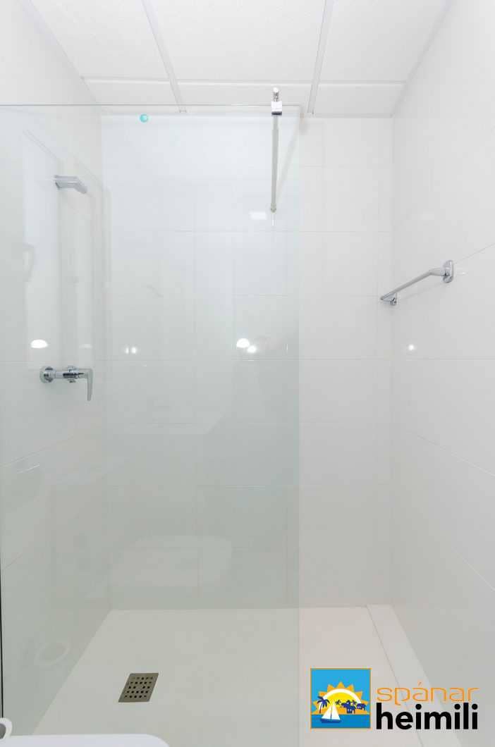 3 bedroom Villa for sale in Torrevieja with pool - € 385,000 (Ref: 9404035)