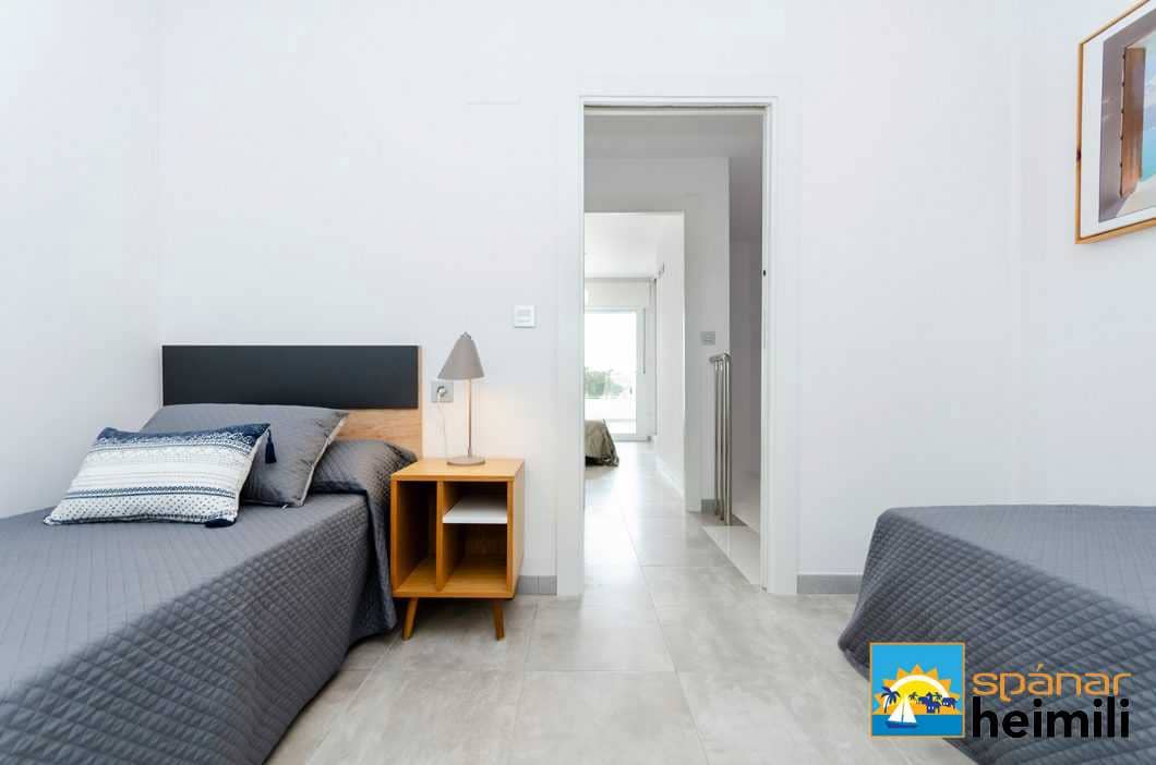 3 bedroom Villa for sale in Torrevieja with pool - € 385,000 (Ref: 9404035)