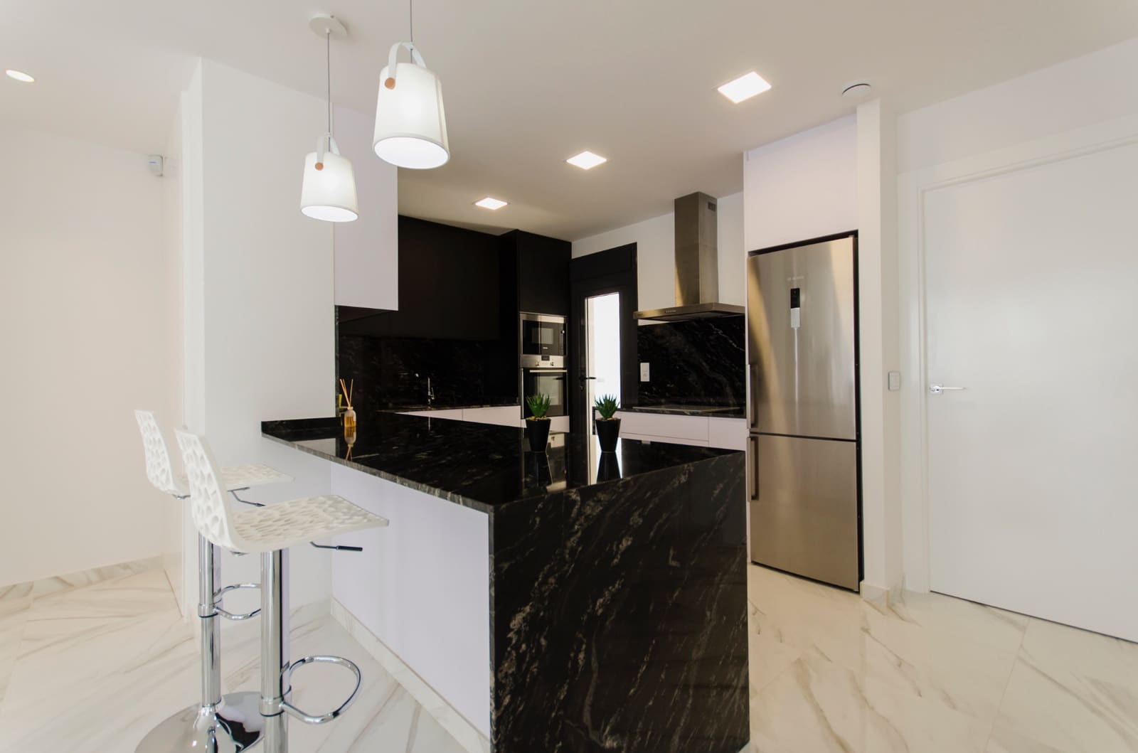 3 Zimmer Villa zu verkaufen in San Miguel de Salinas mit Pool - 630.000 € (Ref: 9404047)