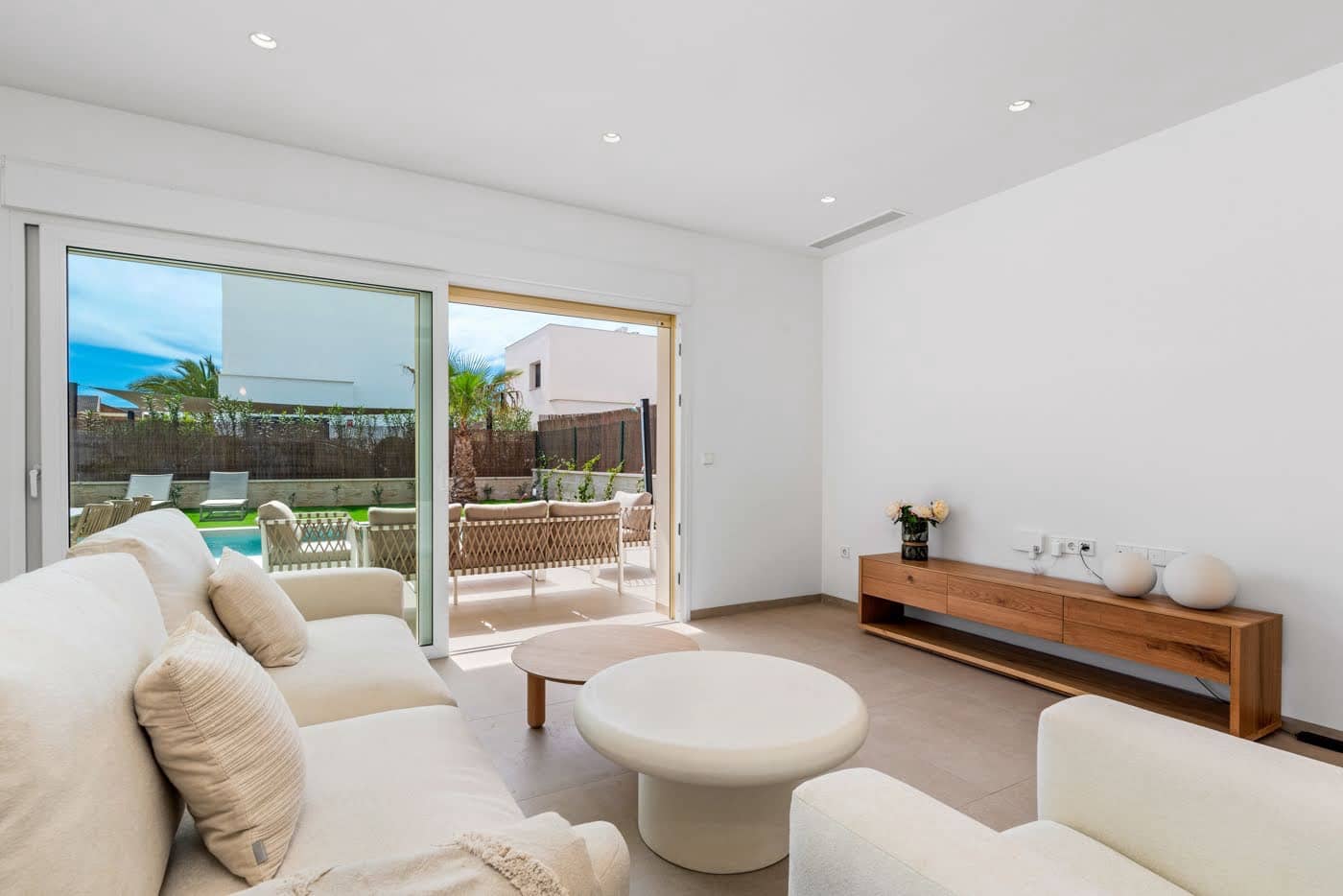 3 bedroom Villa for sale in Los Montesinos with pool - € 535,000 (Ref: 9404055)