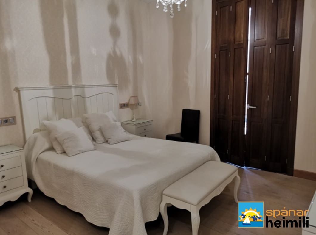 4 bedroom Villa for sale in Orihuela with pool - € 1,200,000 (Ref: 9404060)