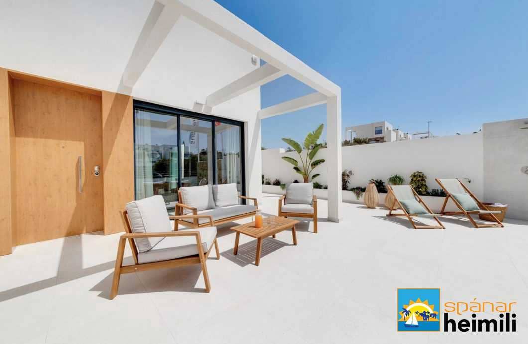 2 slaapkamer Bungalow te koop in Ciudad Quesada met zwembad - € 485.000 (Ref: 9404061)