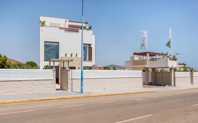 3 slaapkamer Villa te koop in Cala Marqués, Vera met zwembad - € 459.000 (Ref: 9404063)