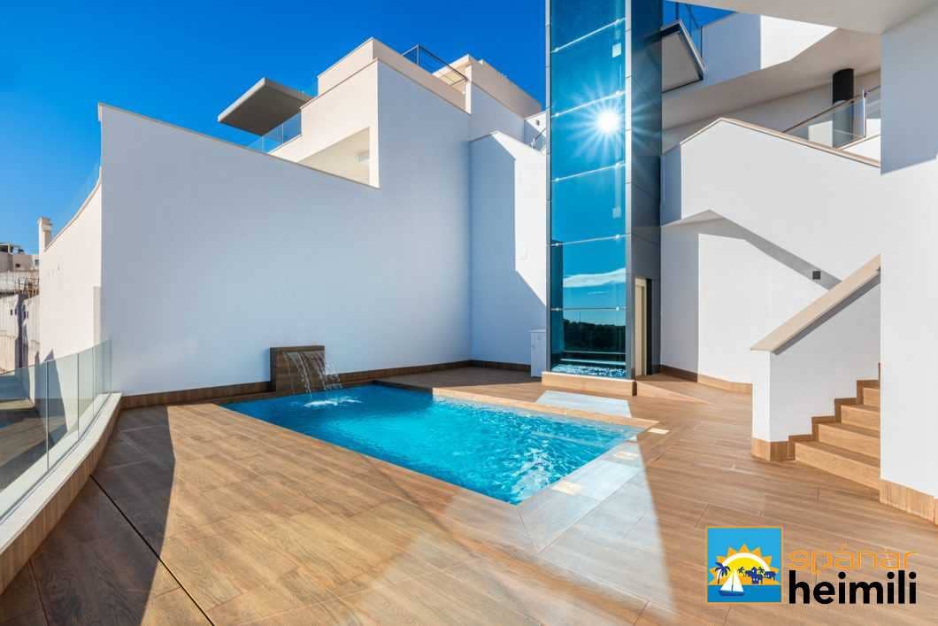 4 Zimmer Villa zu verkaufen in San Miguel de Salinas mit Pool - 780.000 € (Ref: 9404067)