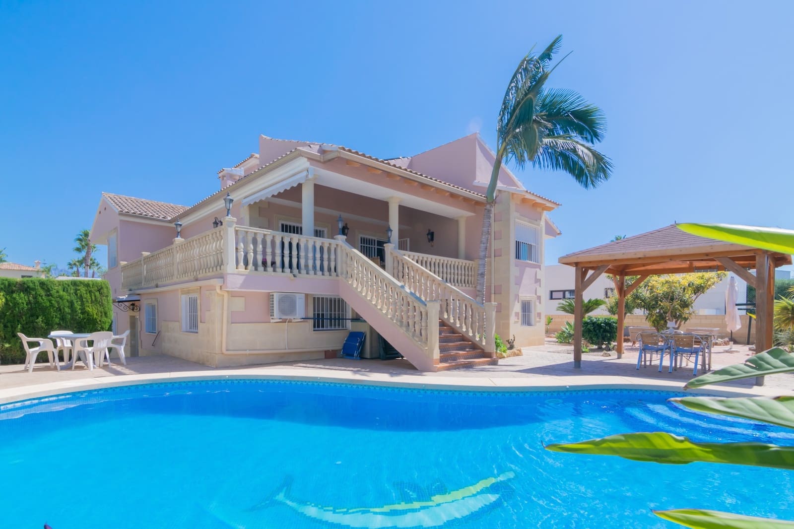 7 bedroom Villa for sale in Alfaz del Pi / L'Alfas del Pi with pool - € 811,000 (Ref: 9404075)