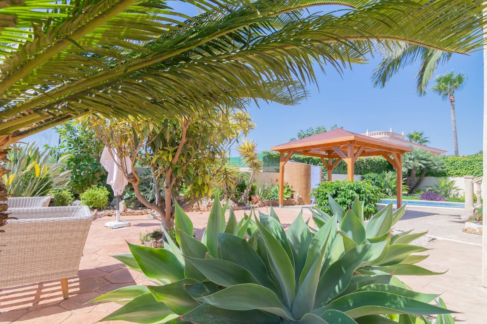 7 bedroom Villa for sale in Alfaz del Pi / L'Alfas del Pi with pool - € 811,000 (Ref: 9404075)