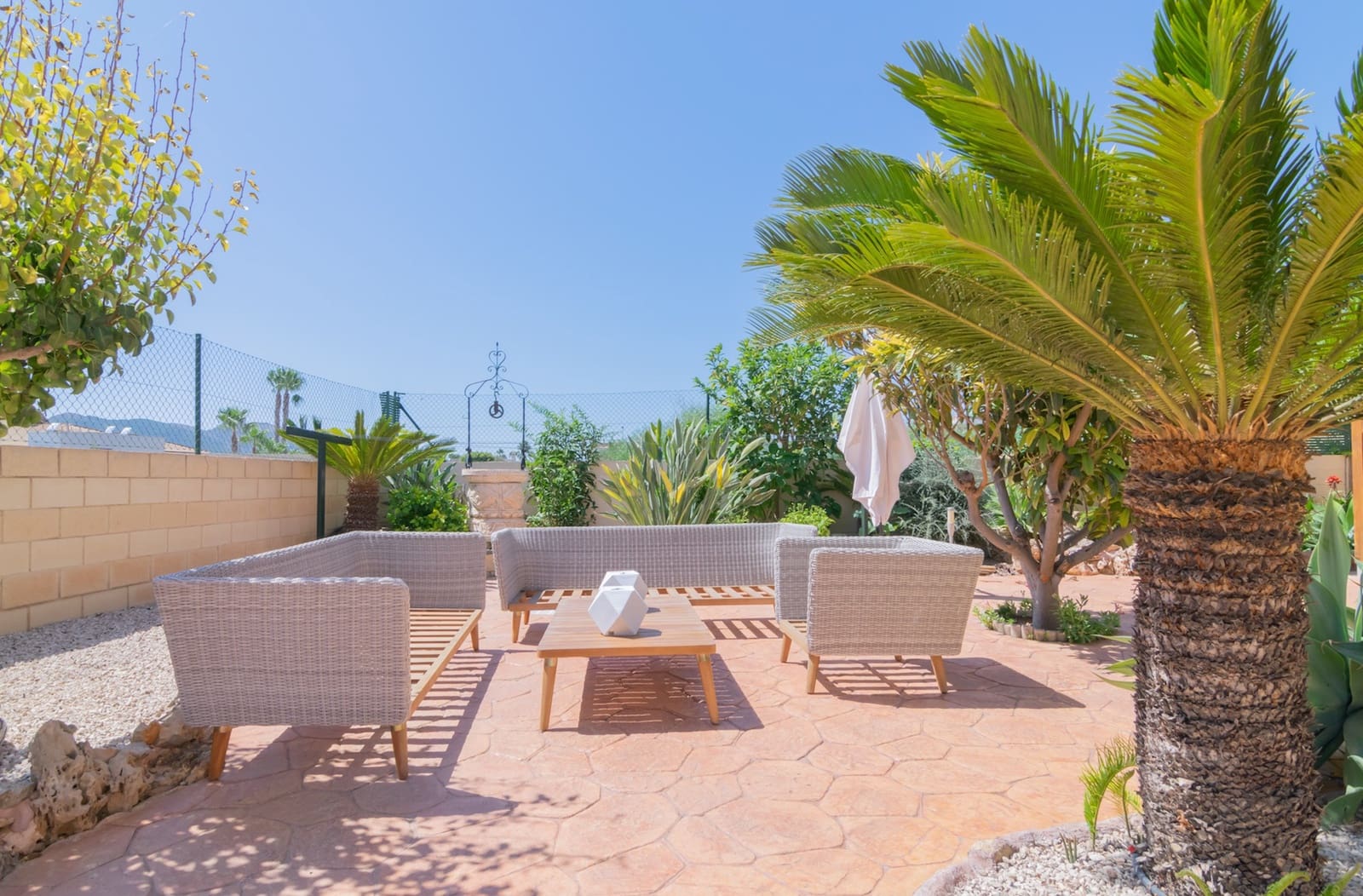 7 bedroom Villa for sale in Alfaz del Pi / L'Alfas del Pi with pool - € 811,000 (Ref: 9404075)