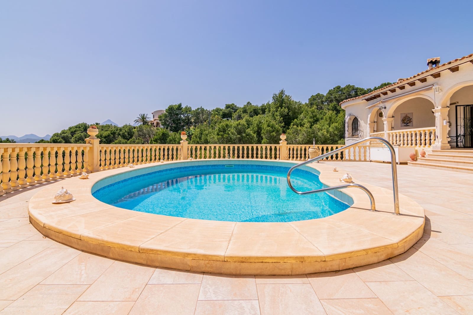 4 sovrum Villa till salu i Altea med pool - 1 295 000 € (Ref: 9404076)