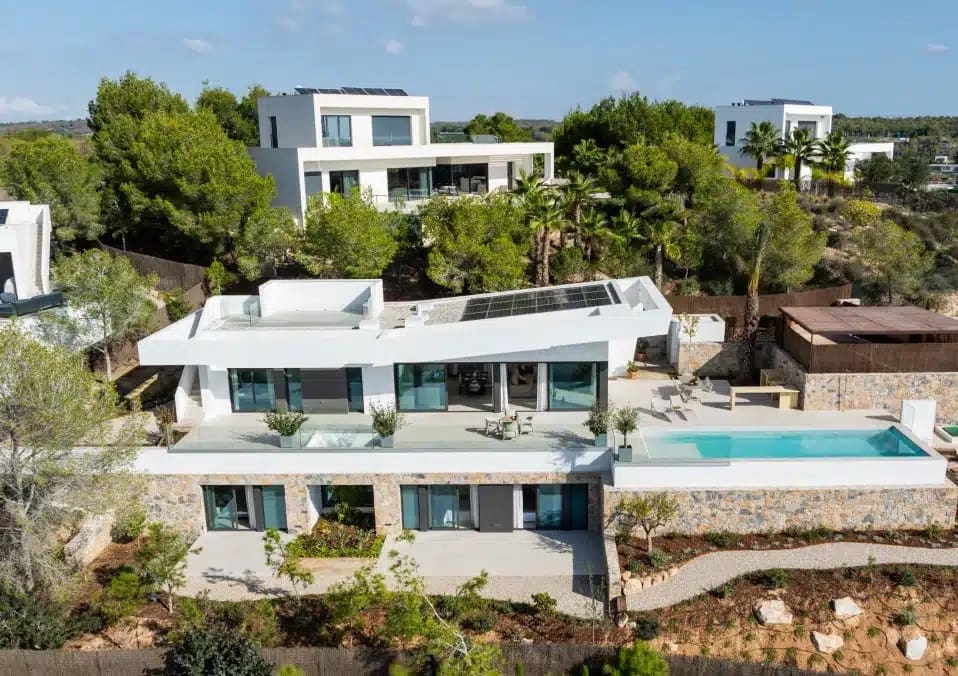 4 makuuhuone Huvila myytävänä paikassa Las Colinas Golf mukana uima-altaan - 1 750 000 € (Ref: 9404084)