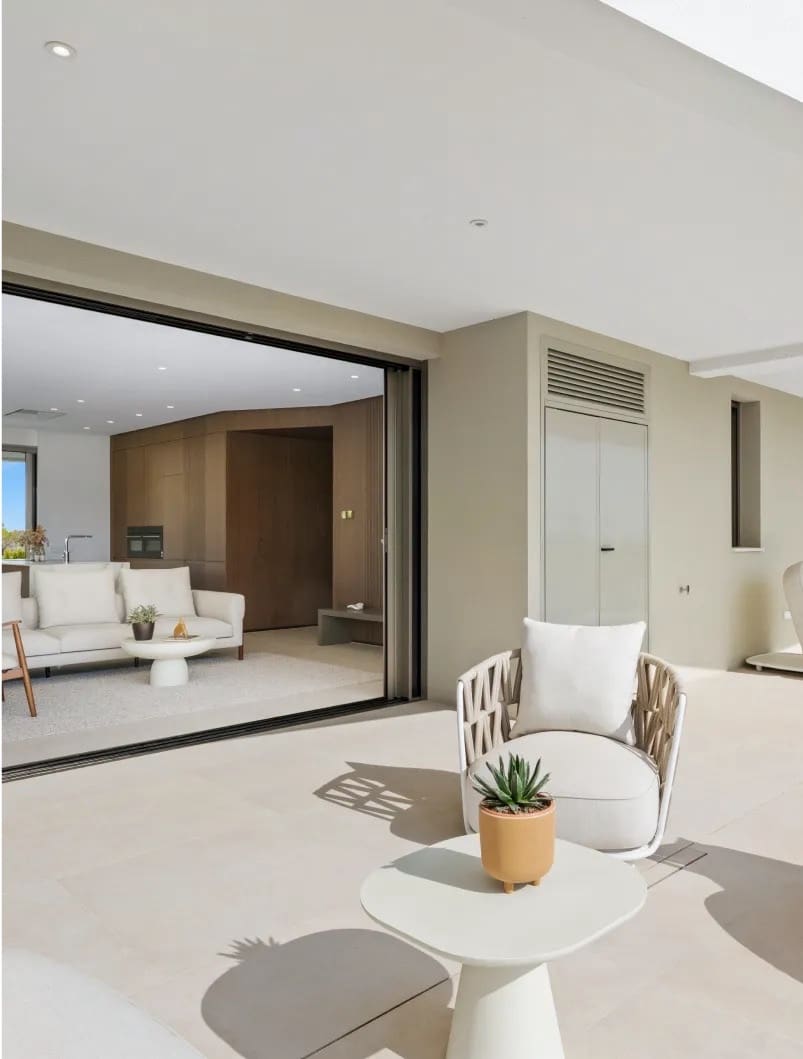 3 slaapkamer Appartement te koop in Las Colinas Golf met zwembad - € 865.000 (Ref: 9404085)