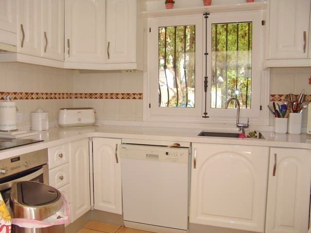 3 Zimmer Villa zu verkaufen in Altea mit Pool - 850.000 € (Ref: 9404089)