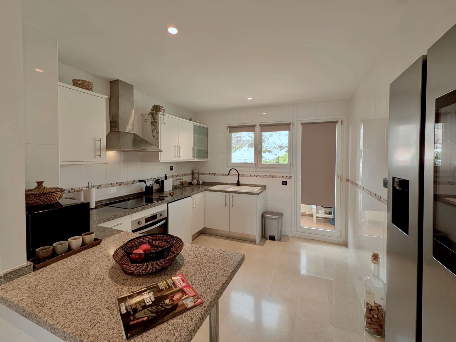 2 bedroom Penthouse for sale in Altea with pool - € 570,000 (Ref: 9404093)