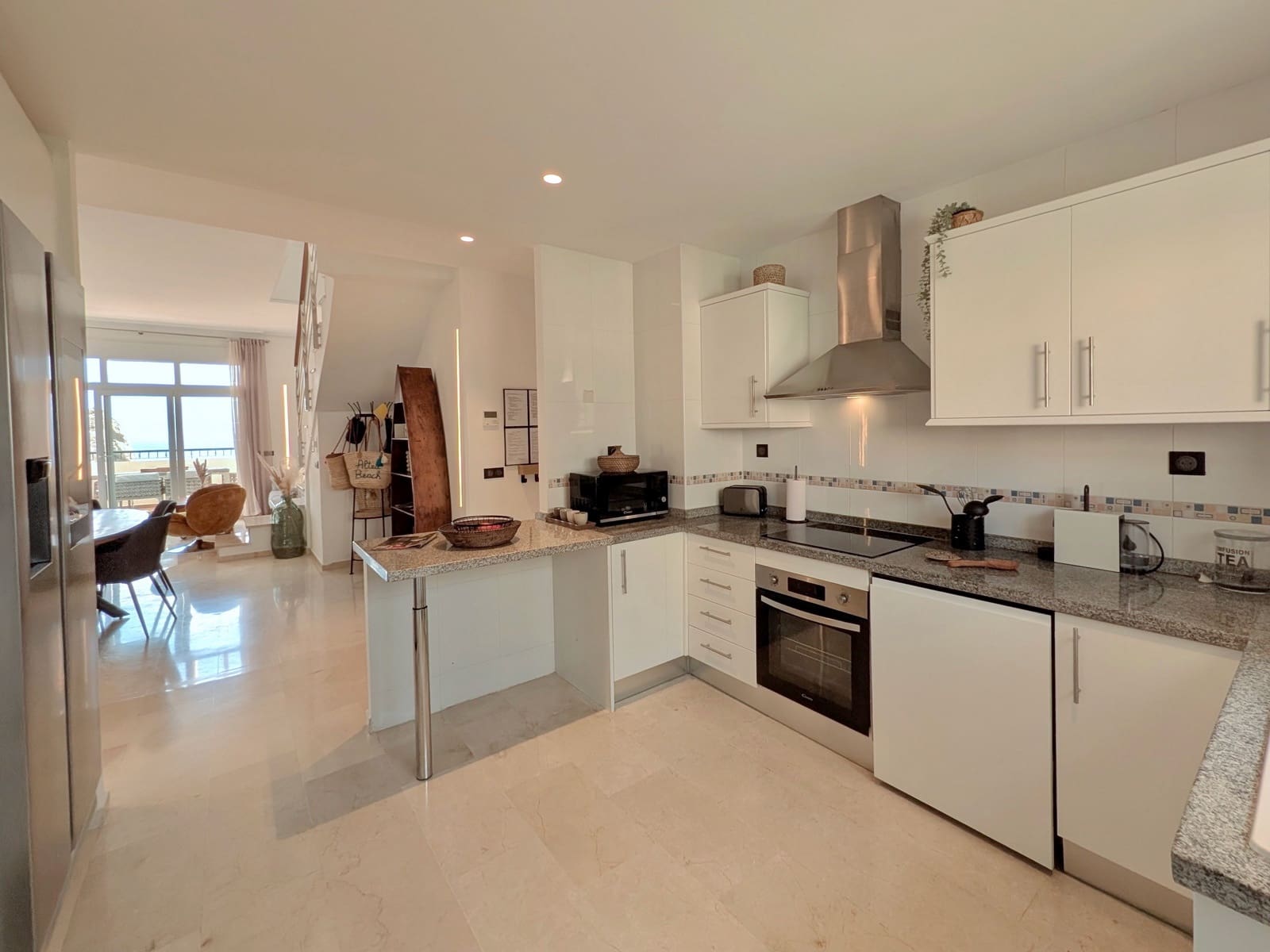 2 bedroom Penthouse for sale in Altea with pool - € 570,000 (Ref: 9404093)