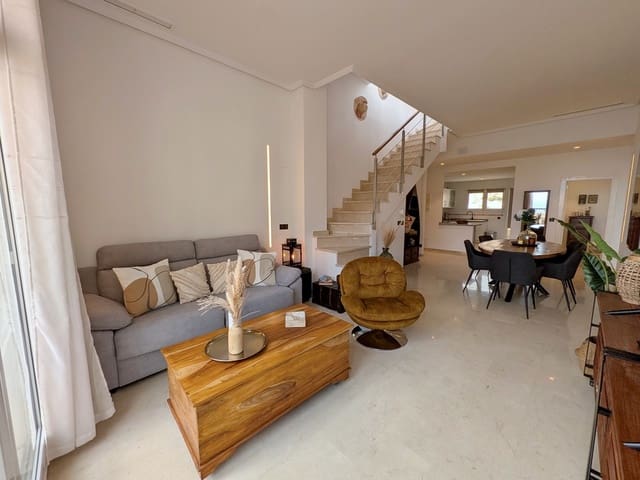 2 bedroom Penthouse for sale in Altea with pool - € 570,000 (Ref: 9404093)