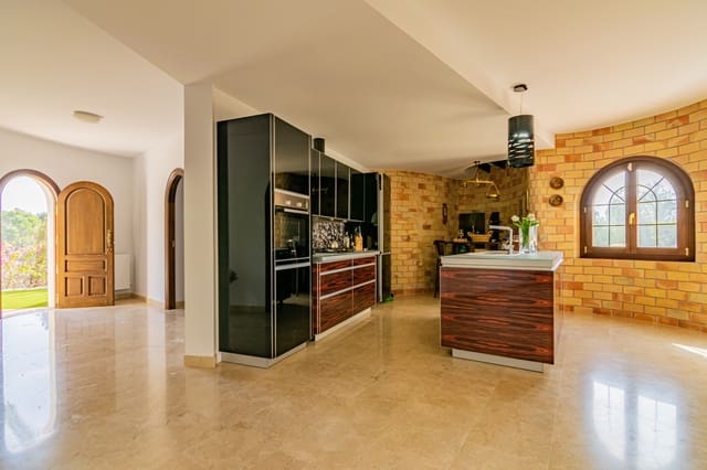 4 makuuhuone Huvila myytävänä paikassa Alhama Springs, Altea mukana uima-altaan - 1 350 000 € (Ref: 9404097)