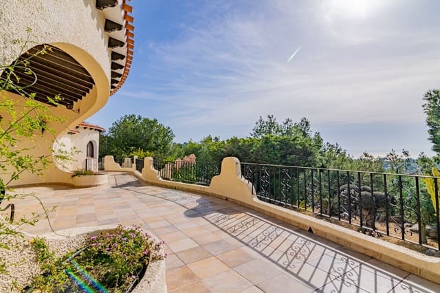 4 makuuhuone Huvila myytävänä paikassa Alhama Springs, Altea mukana uima-altaan - 1 350 000 € (Ref: 9404097)