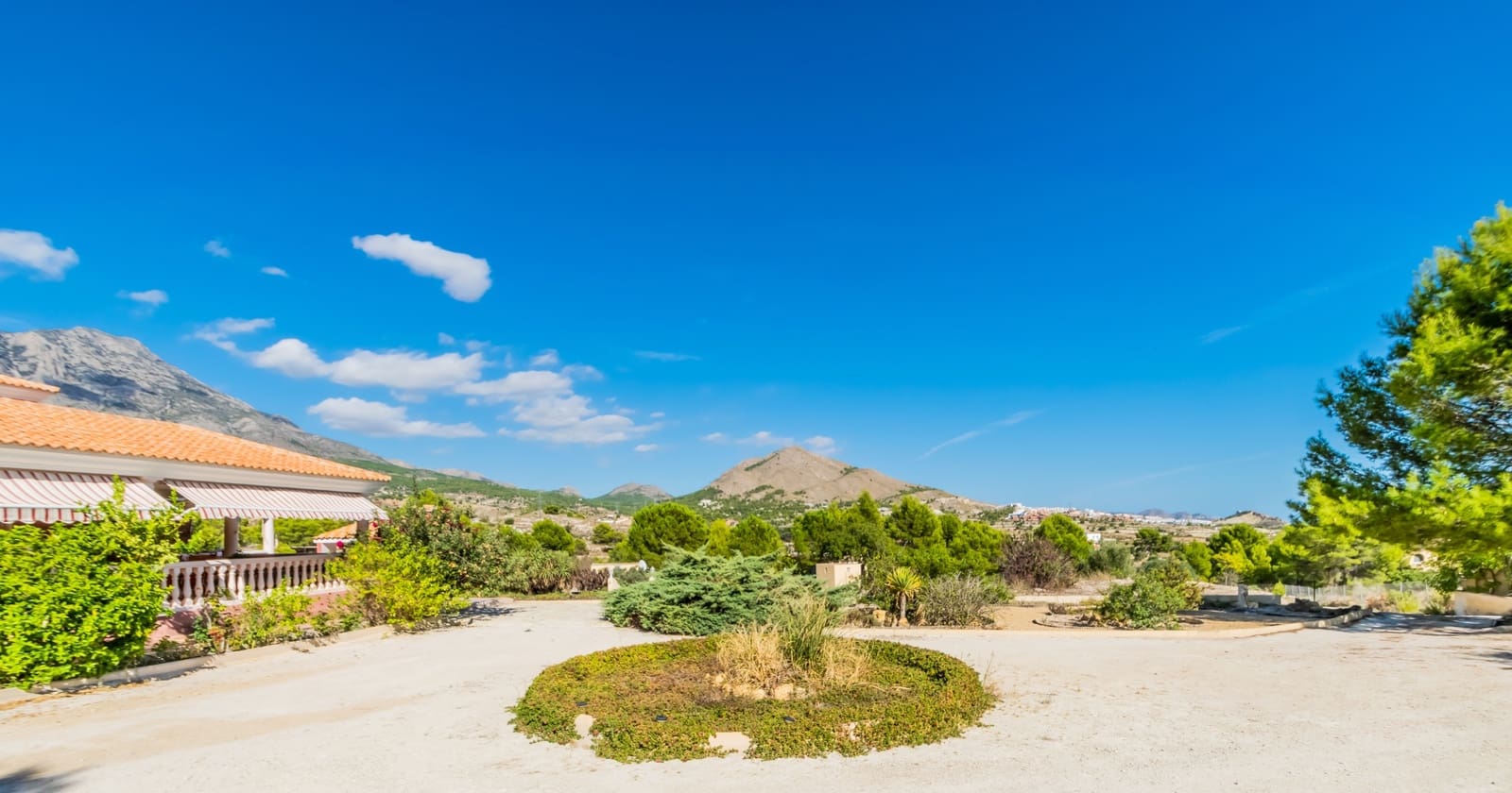 7 makuuhuone Maalaistalo myytävänä paikassa Finestrat mukana uima-altaan - 843 000 € (Ref: 9404098)