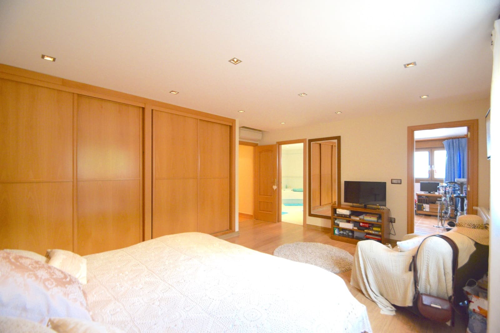 5 slaapkamer Villa te koop in Benidorm met zwembad - € 1.400.000 (Ref: 9404099)