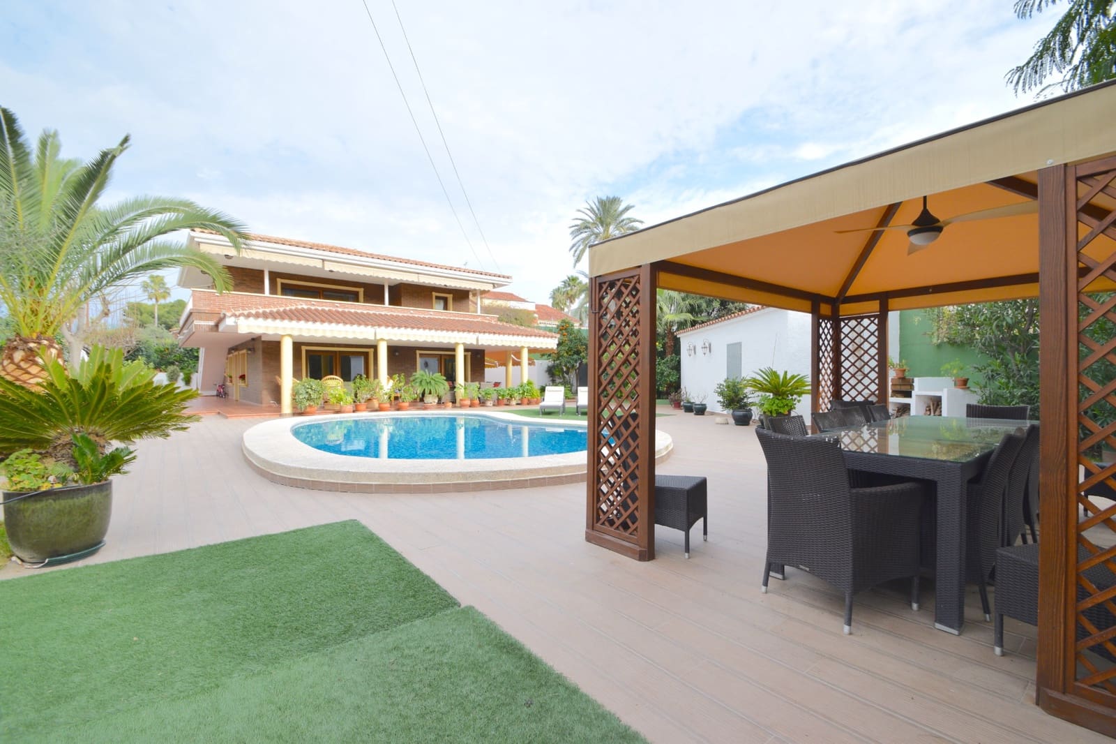 5 slaapkamer Villa te koop in Benidorm met zwembad - € 1.400.000 (Ref: 9404099)