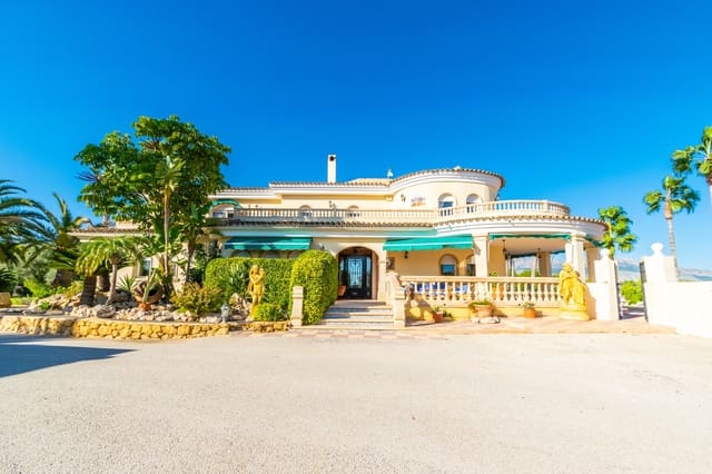 Chalet de 8 habitaciones en Escandinavia - Cautivador, Alfaz del Pi / L'Alfàs del Pi en venta con piscina - 2.450.000 € (Ref: 9404101)