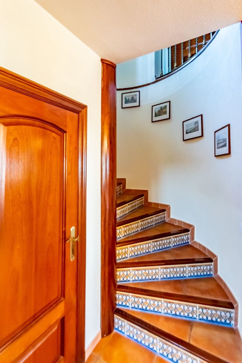 Chalet de 8 habitaciones en Alfaz del Pi / L'Alfàs del Pi en venta con piscina - 2.450.000 € (Ref: 9404101)