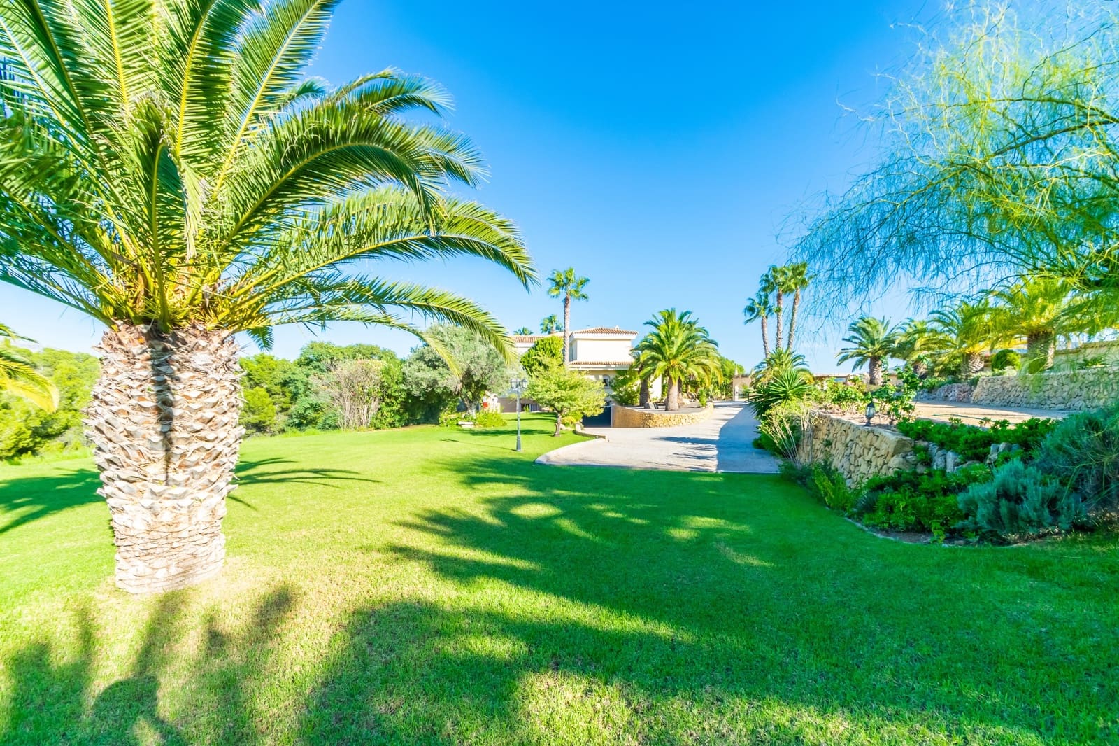 Chalet de 8 habitaciones en Alfaz del Pi / L'Alfàs del Pi en venta con piscina - 2.450.000 € (Ref: 9404101)