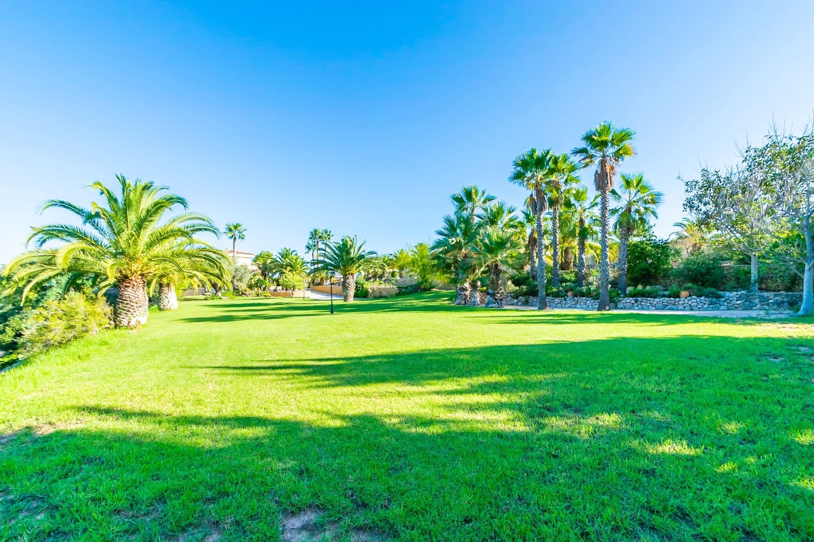 Chalet de 8 habitaciones en Alfaz del Pi / L'Alfàs del Pi en venta con piscina - 2.450.000 € (Ref: 9404101)