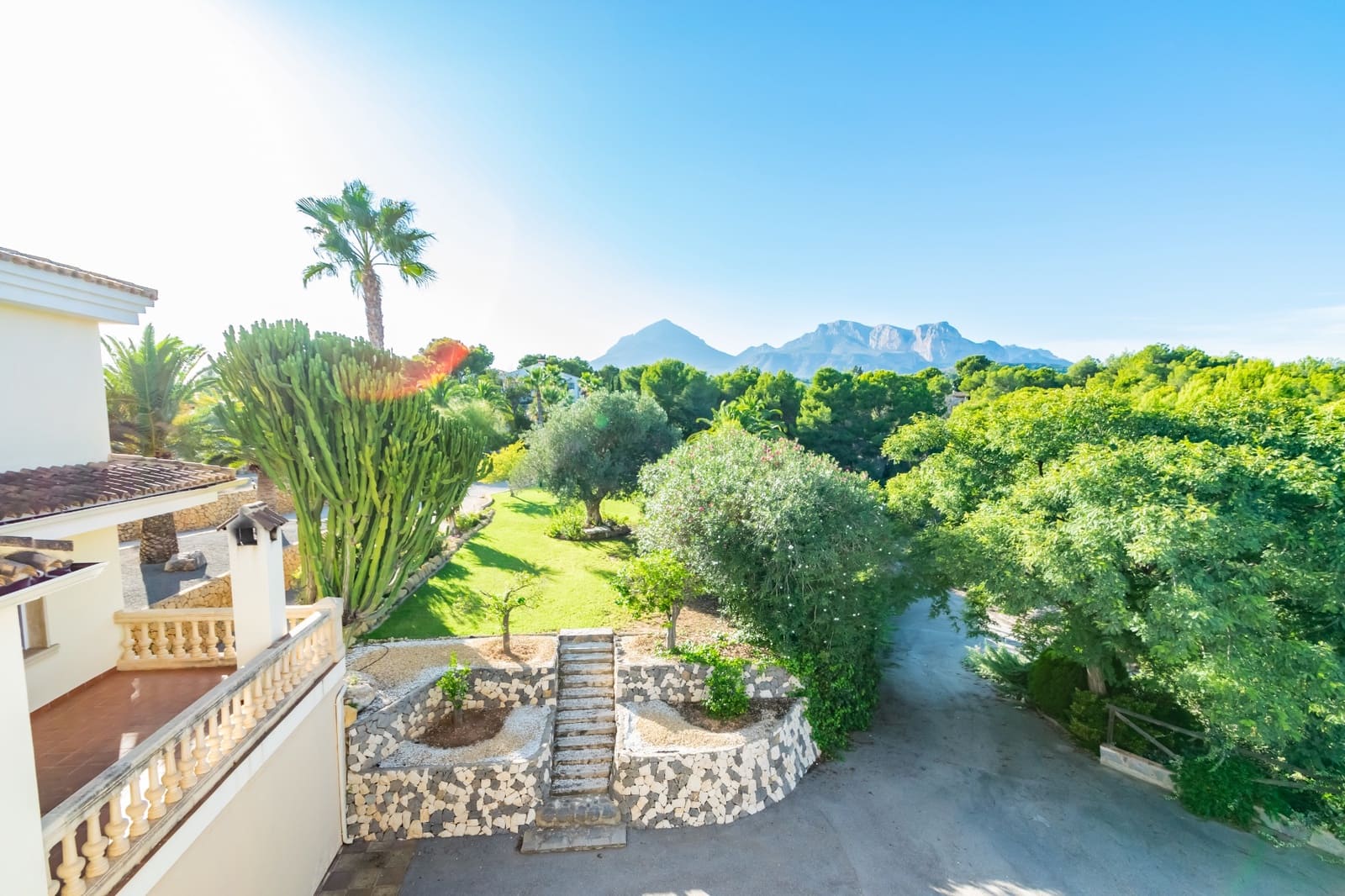 Chalet de 8 habitaciones en Alfaz del Pi / L'Alfàs del Pi en venta con piscina - 2.450.000 € (Ref: 9404101)