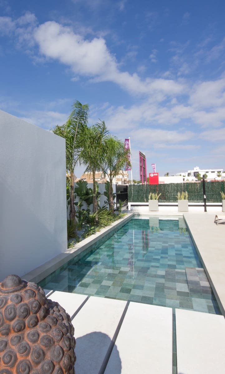 Chalet de 3 habitaciones en Ciudad Quesada en venta con piscina - 599.900 € (Ref: 9404102)