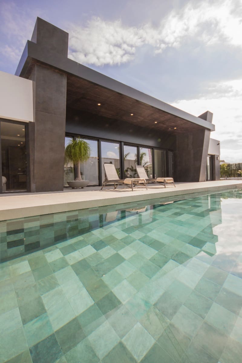 Chalet de 3 habitaciones en Ciudad Quesada en venta con piscina - 599.900 € (Ref: 9404102)