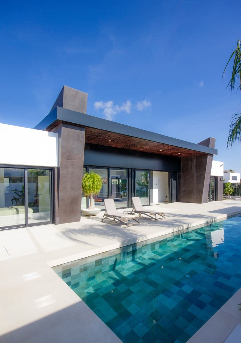 Chalet de 3 habitaciones en Ciudad Quesada en venta con piscina - 599.900 € (Ref: 9404102)