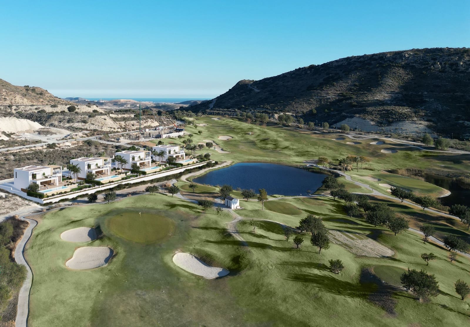 3 bedroom Villa for sale in Monforte del Cid with pool - € 1,675,000 (Ref: 9404104)