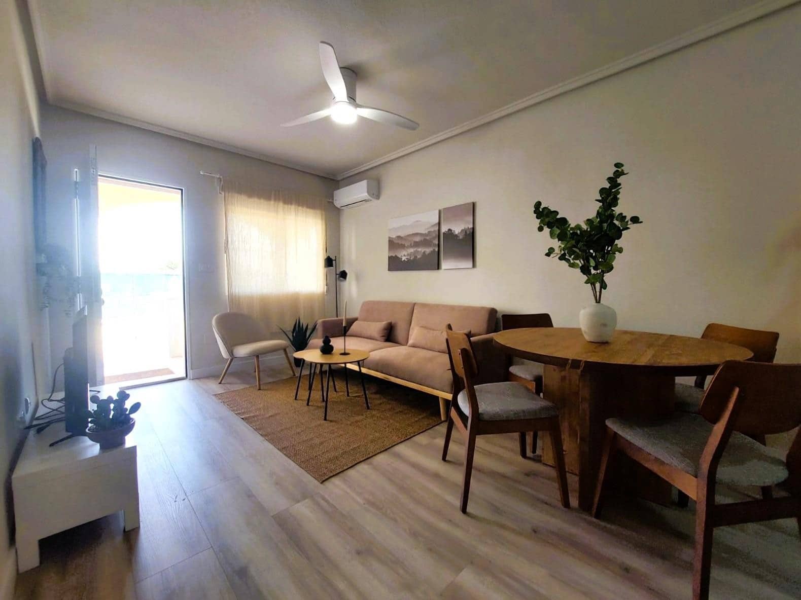 Apartamento de 2 habitaciones en Villamartin en venta con piscina - 169.000 € (Ref: 9404106)