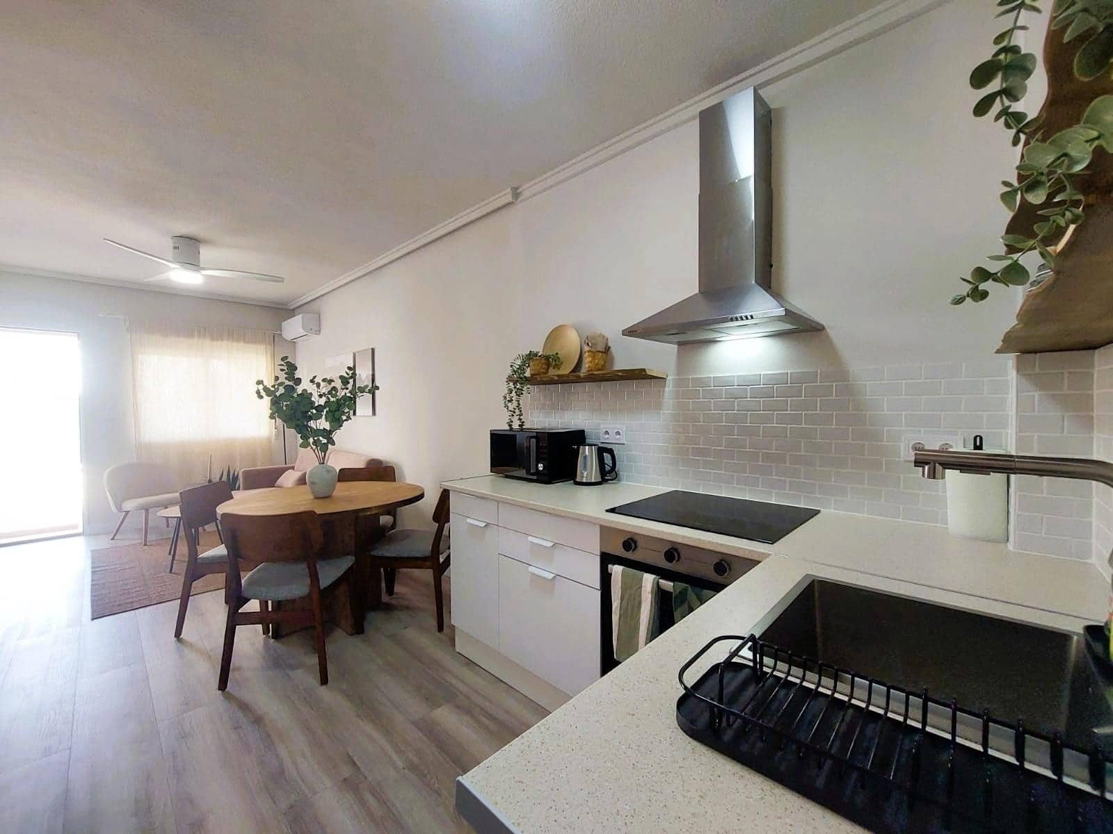 Apartamento de 2 habitaciones en Villamartin en venta con piscina - 169.000 € (Ref: 9404106)