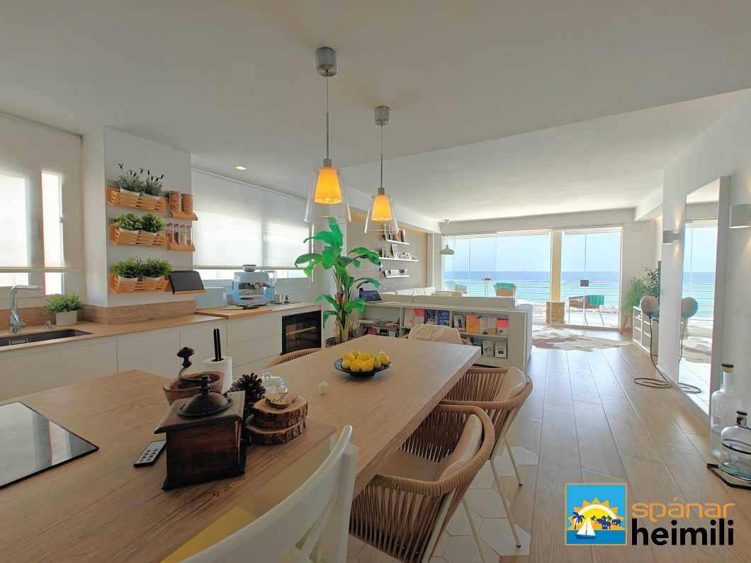 4 bedroom Apartment for sale in Altea - € 815,000 (Ref: 9404119)